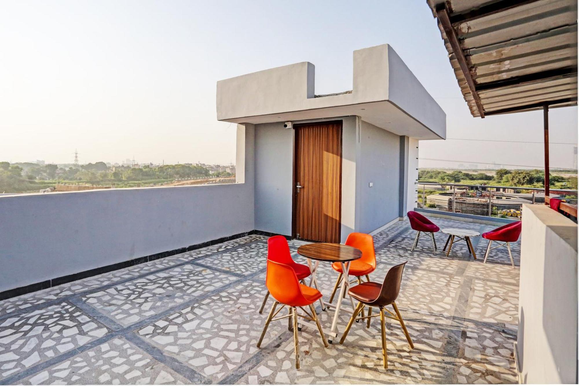 Hotel O Tree House New Delhi Buitenkant foto