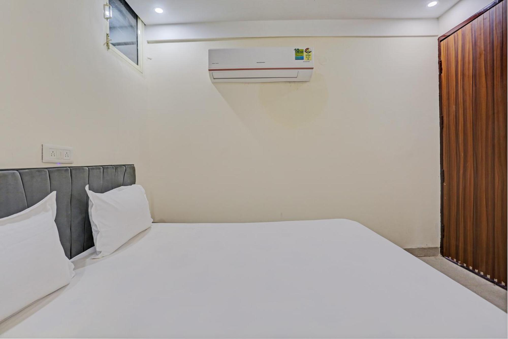 Hotel O Tree House New Delhi Buitenkant foto