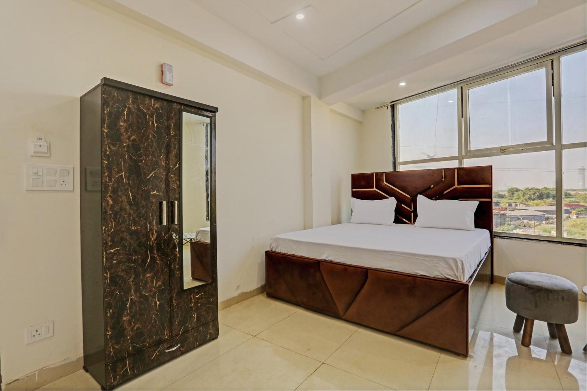 Hotel O Tree House New Delhi Buitenkant foto