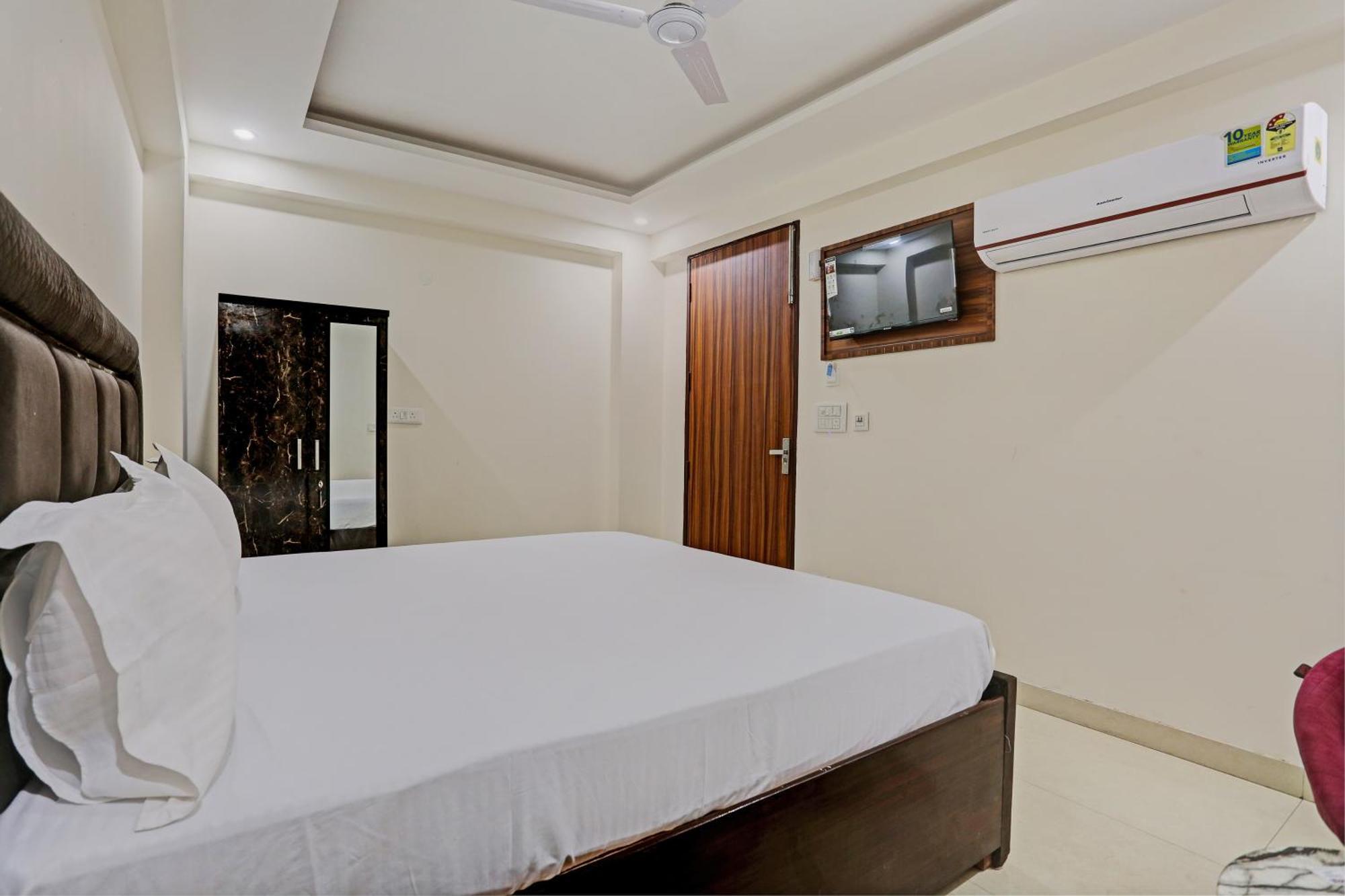 Hotel O Tree House New Delhi Buitenkant foto